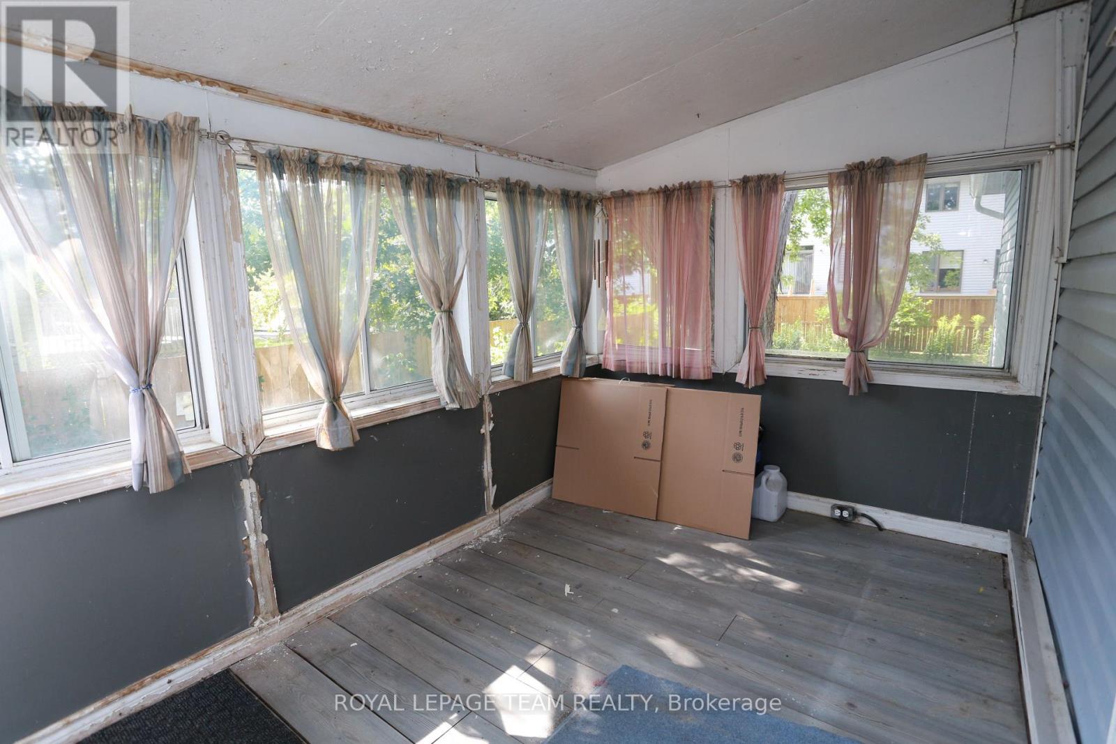 3 Fringewood Drive, Ottawa, Ontario  K2S 1T1 - Photo 29 - X12340076