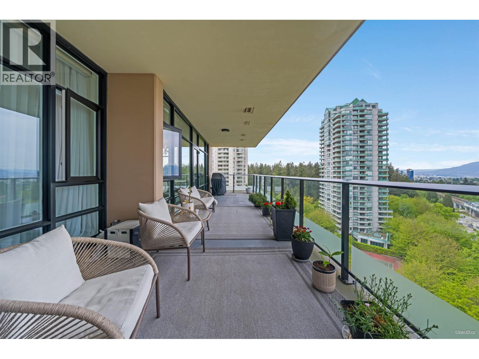 1302 6168 Wilson Avenue, Burnaby, British Columbia  V5H 0B2 - Photo 2 - R3036245