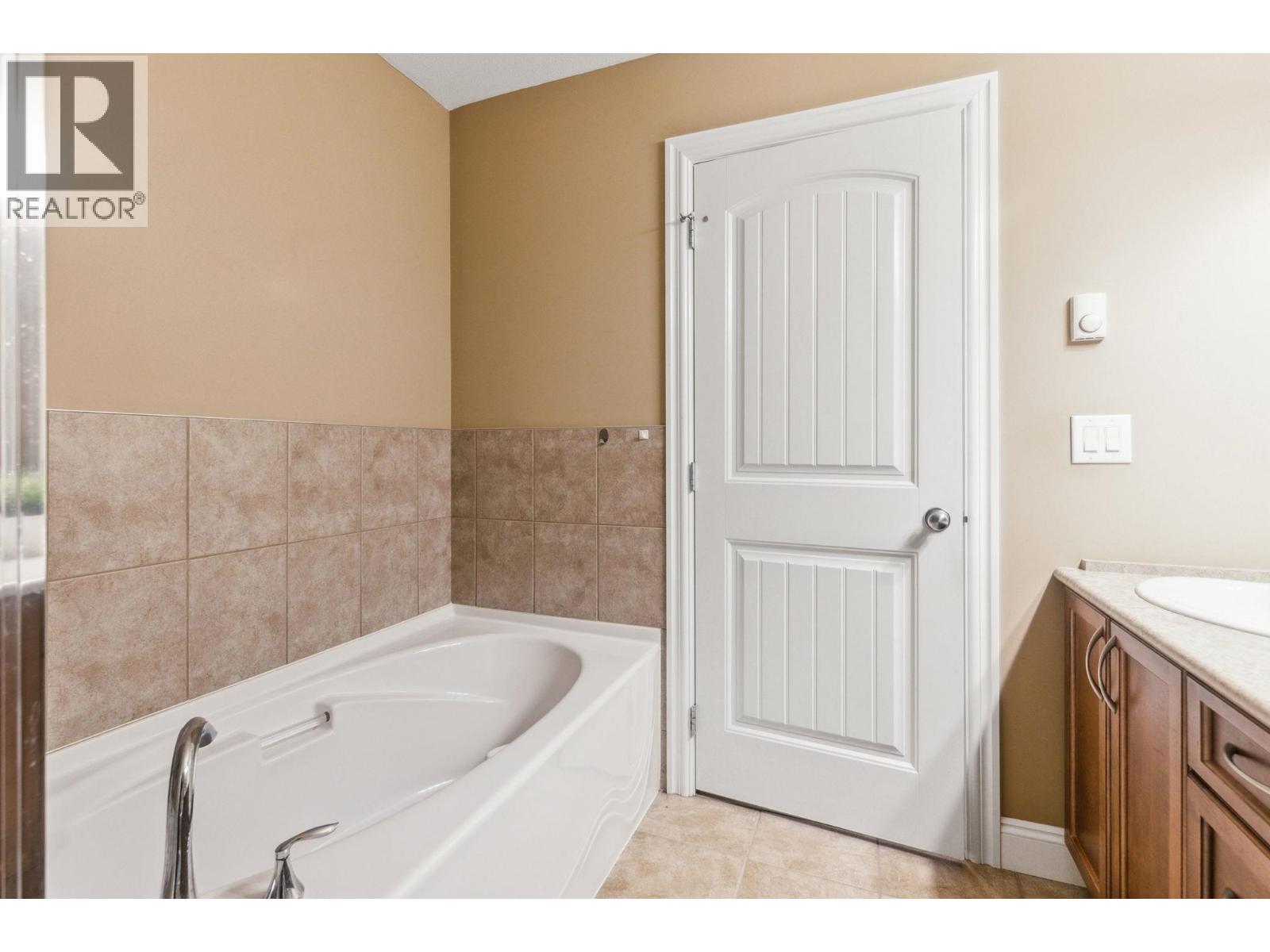 106 22150 Dewdney Trunk Road, Maple Ridge, British Columbia  V2X 3H6 - Photo 16 - R3036300