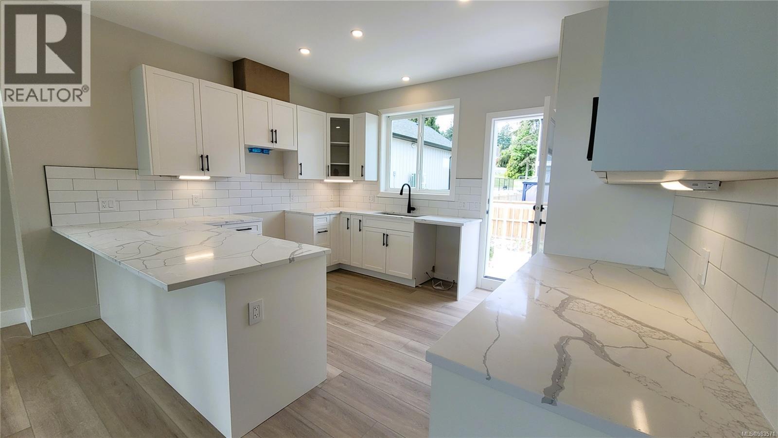 Property at 7072 Central Saanich Rd image 4