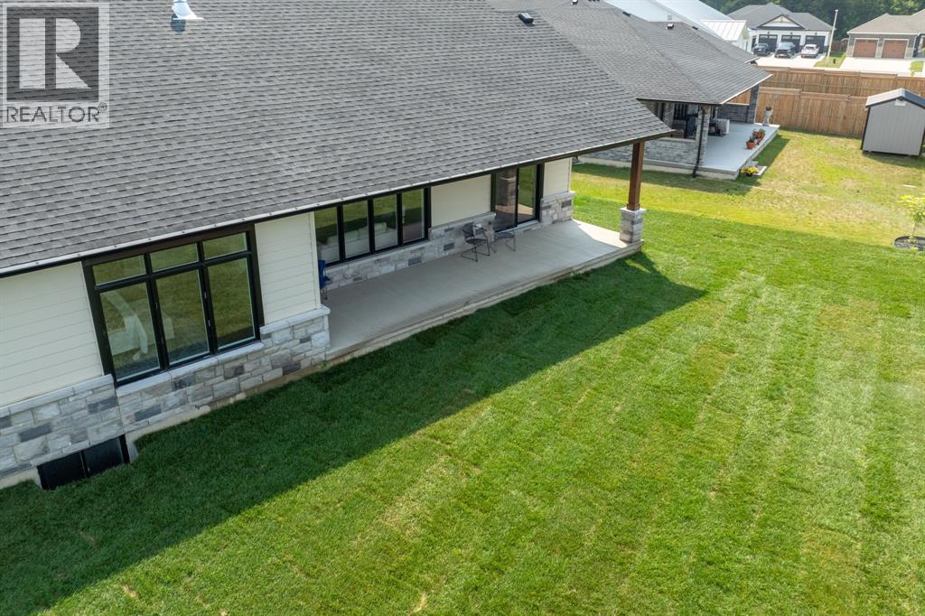 6755 Griffin Drive, Plympton-Wyoming, Ontario  N0N 1E0 - Photo 8 - 25013384