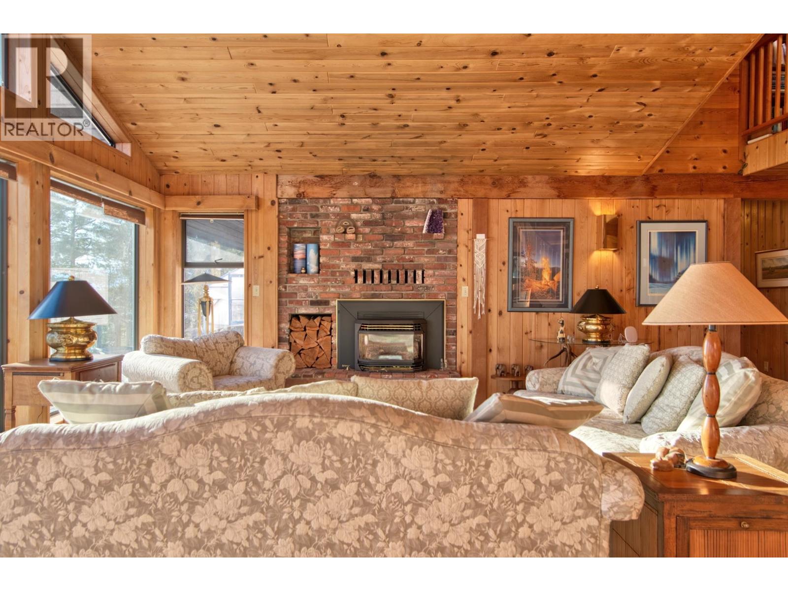 10881 Sunshine Coast Highway, Halfmoon Bay, British Columbia  V7Z 1B8 - Photo 16 - R3036253