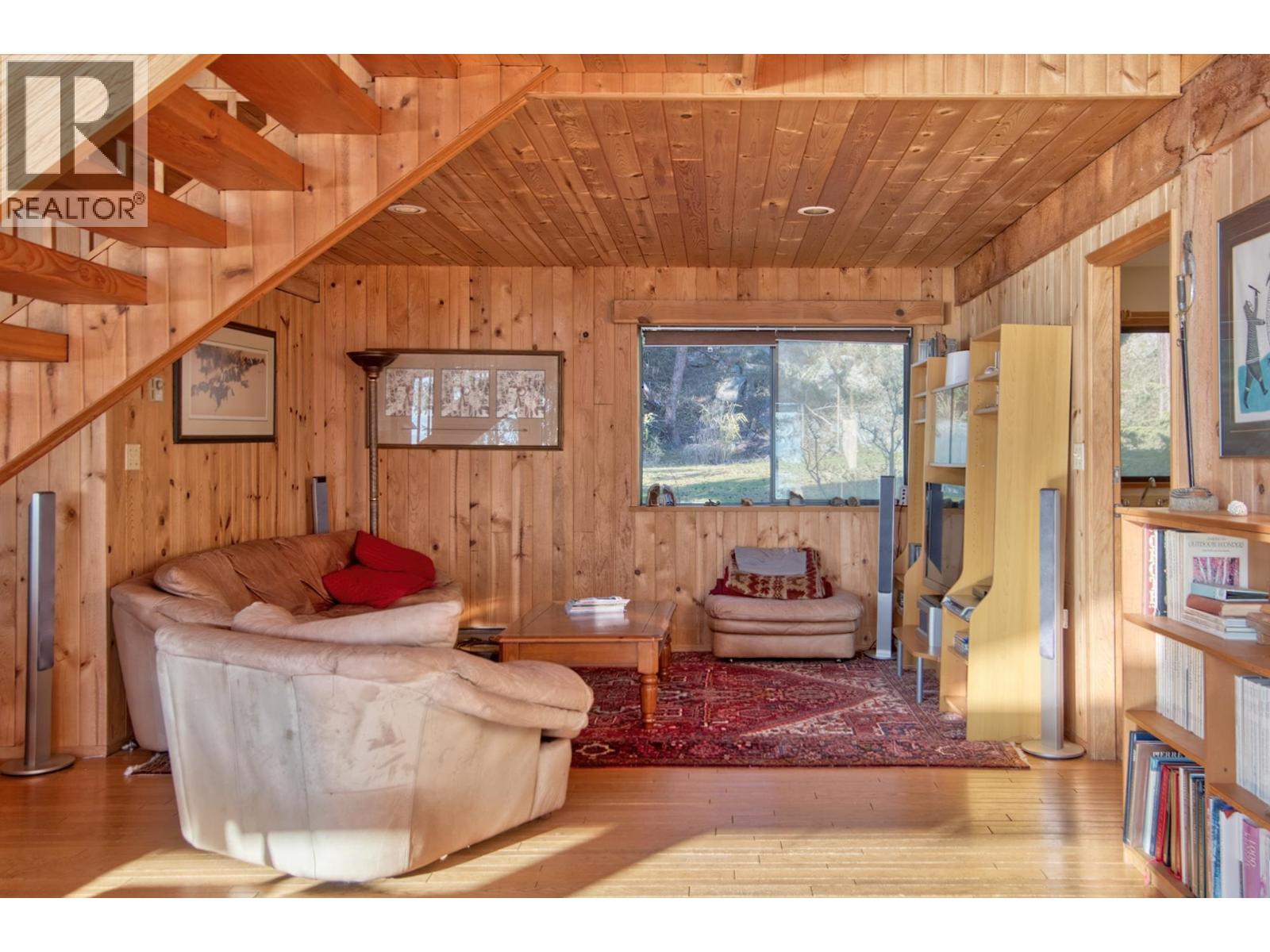 10881 Sunshine Coast Highway, Halfmoon Bay, British Columbia  V7Z 1B8 - Photo 17 - R3036253