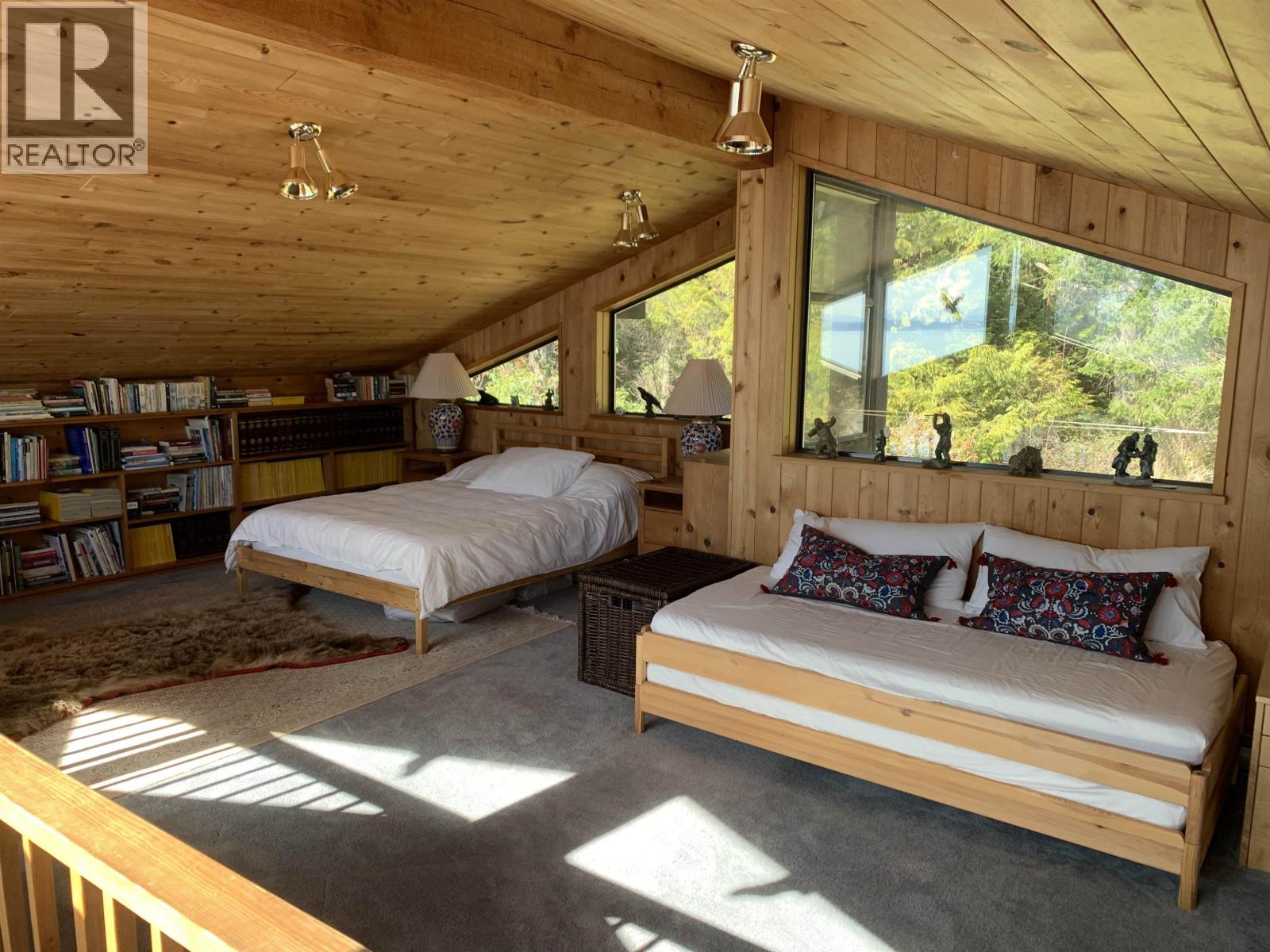 10881 Sunshine Coast Highway, Halfmoon Bay, British Columbia  V7Z 1B8 - Photo 20 - R3036253