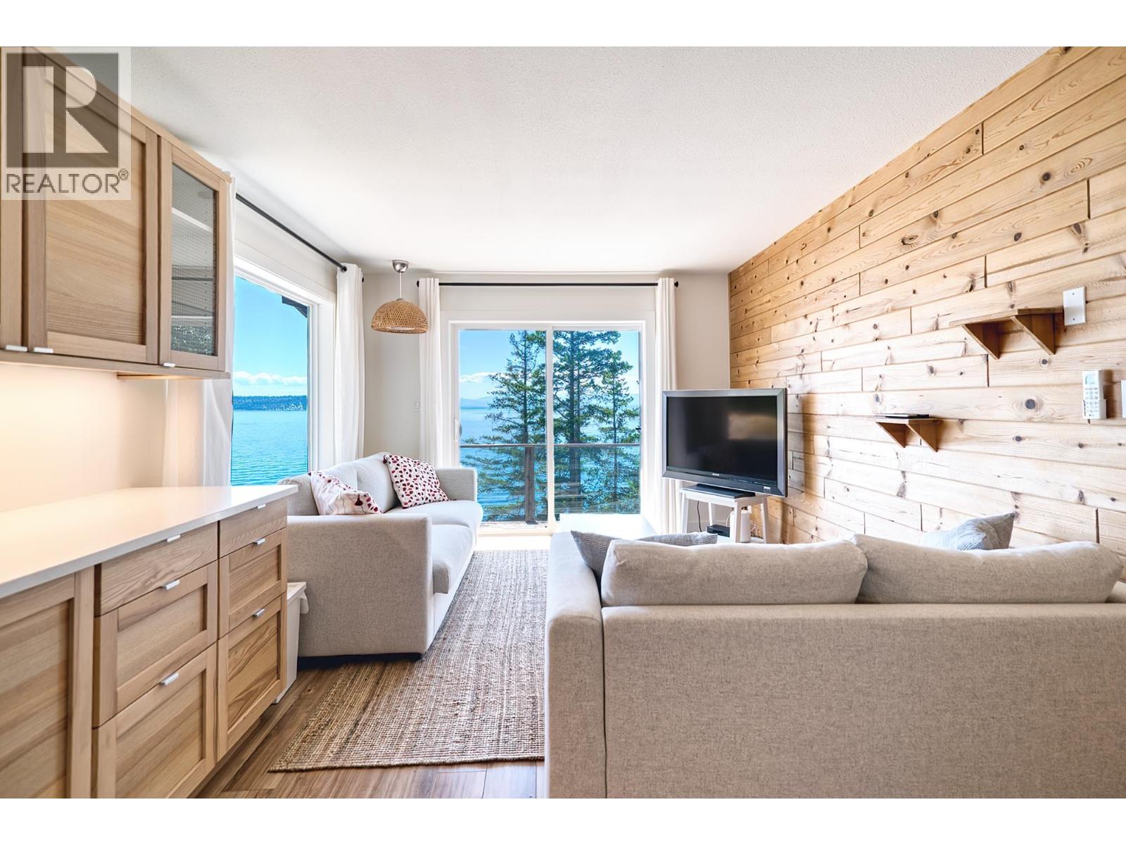 10881 Sunshine Coast Highway, Halfmoon Bay, British Columbia  V7Z 1B8 - Photo 28 - R3036253