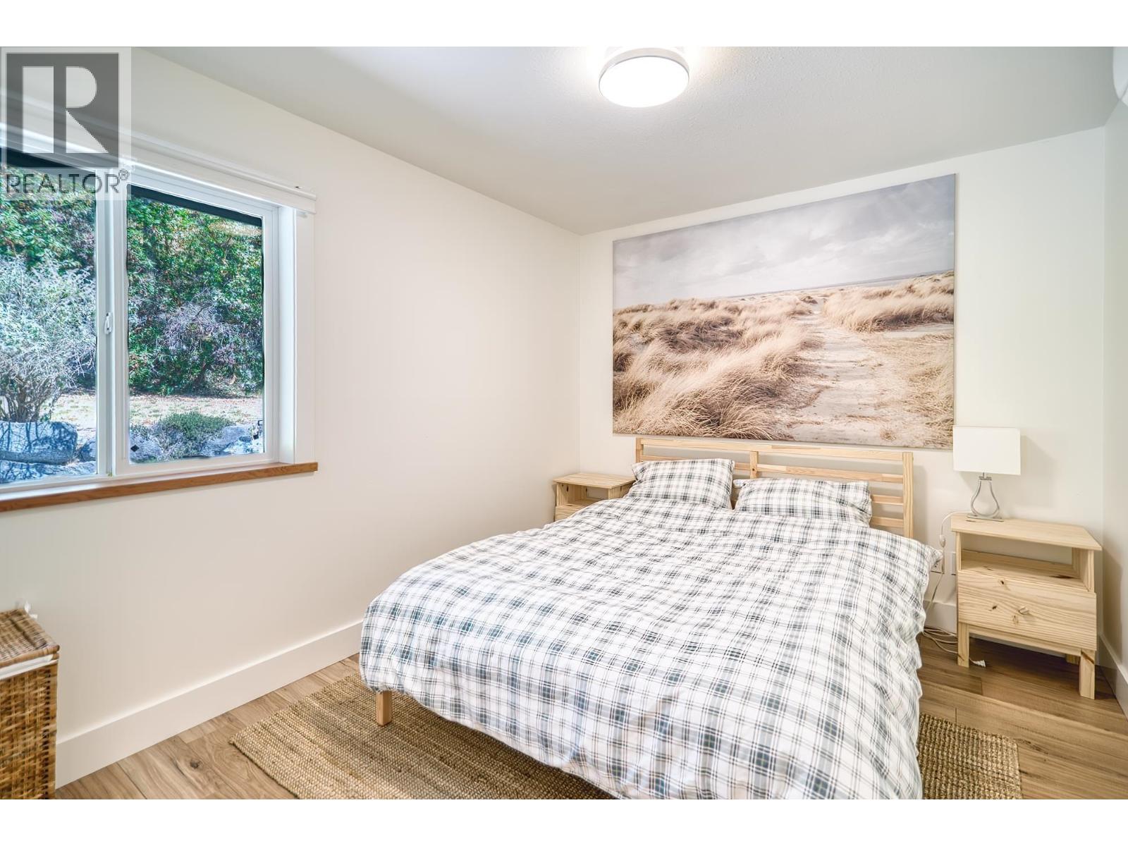 10881 Sunshine Coast Highway, Halfmoon Bay, British Columbia  V7Z 1B8 - Photo 29 - R3036253