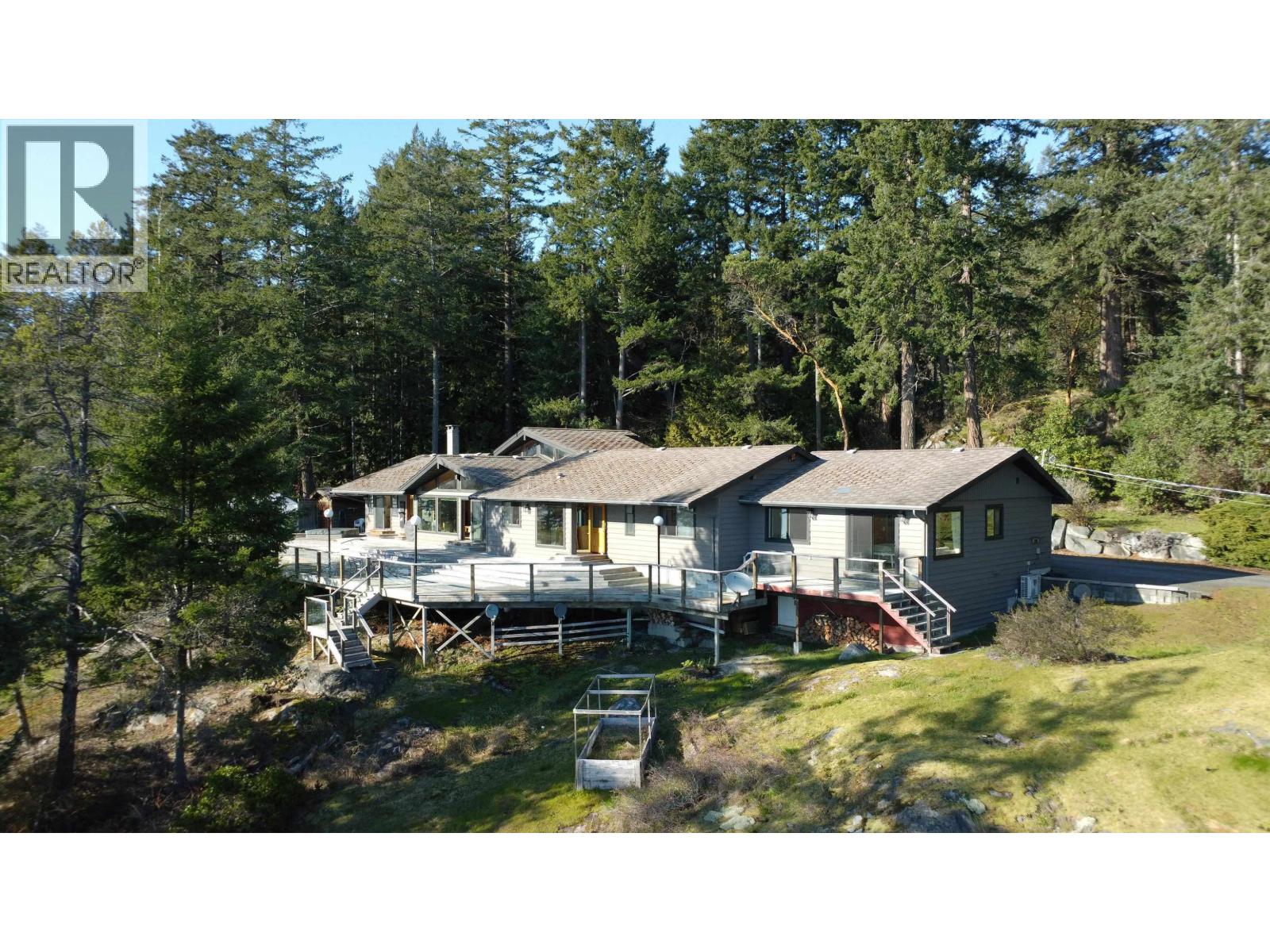 10881 Sunshine Coast Highway, Halfmoon Bay, British Columbia  V7Z 1B8 - Photo 3 - R3036253