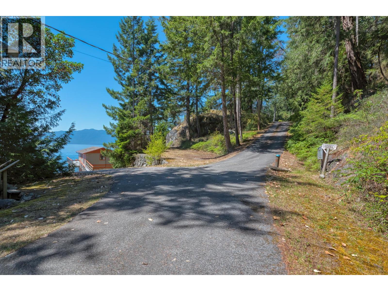 10881 Sunshine Coast Highway, Halfmoon Bay, British Columbia  V7Z 1B8 - Photo 34 - R3036253