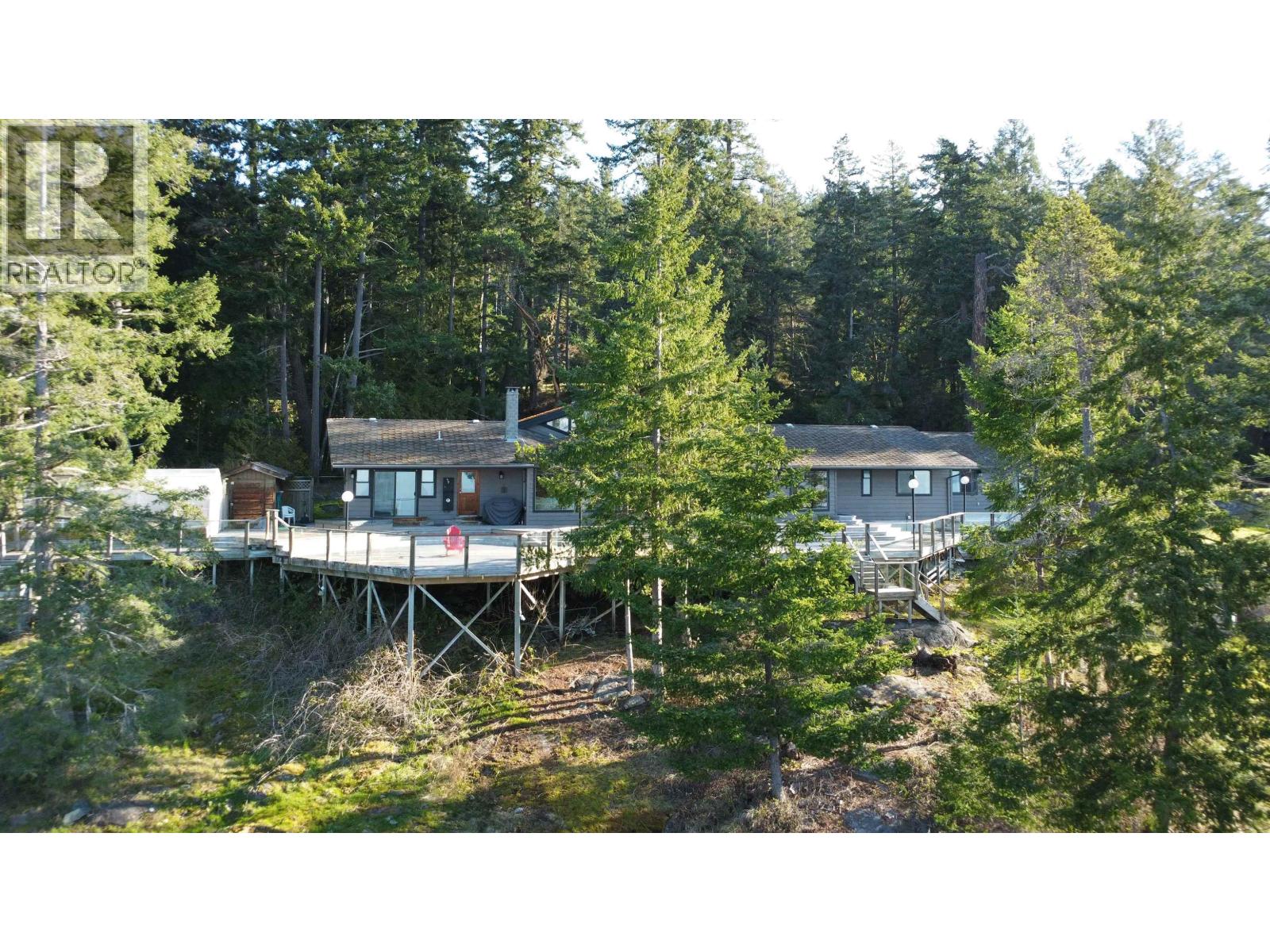 10881 Sunshine Coast Highway, Halfmoon Bay, British Columbia  V7Z 1B8 - Photo 4 - R3036253
