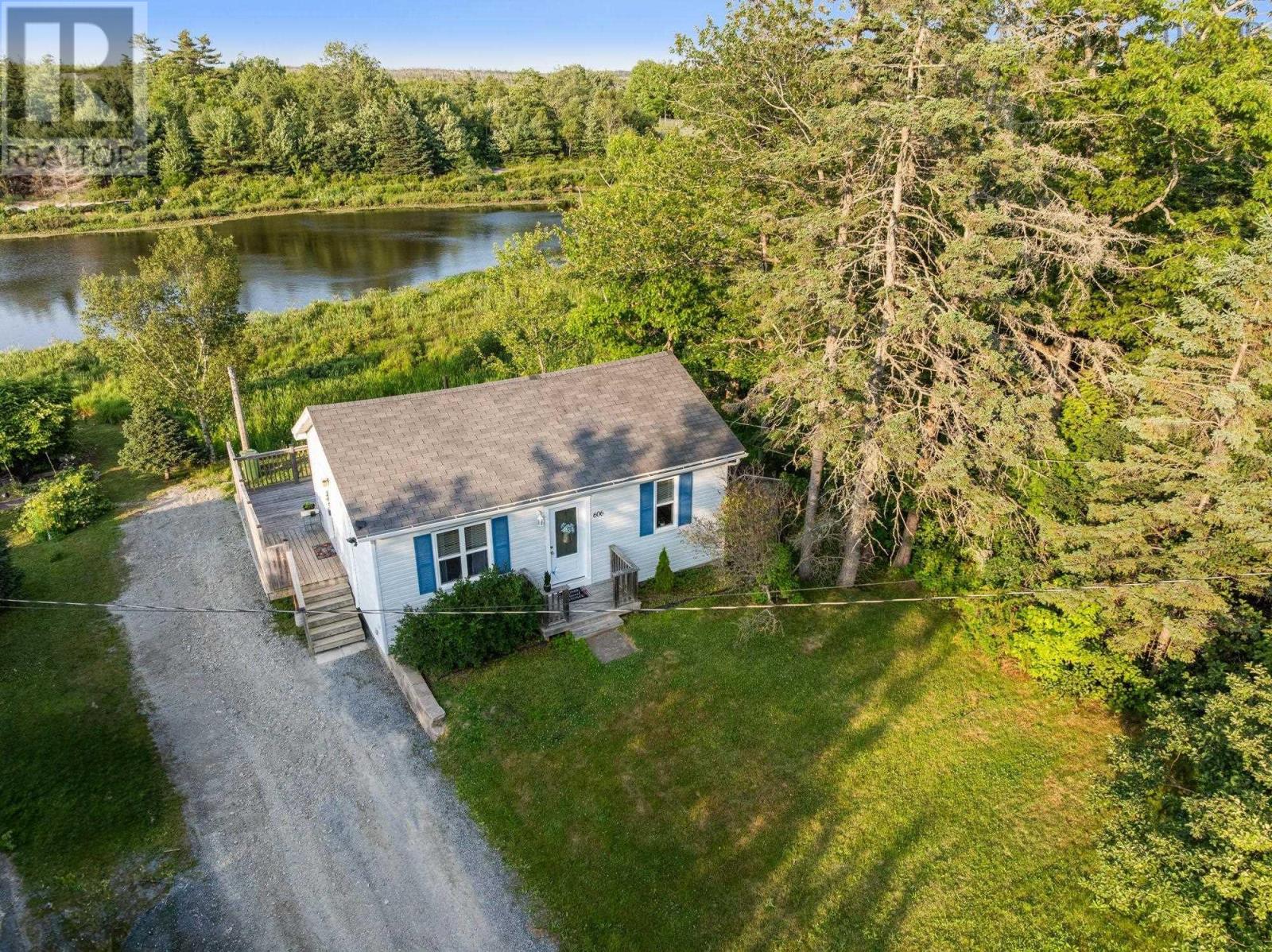 606 Herring Cove Road, Halifax, Nova Scotia  B3R 1X6 - Photo 25 - 202518096