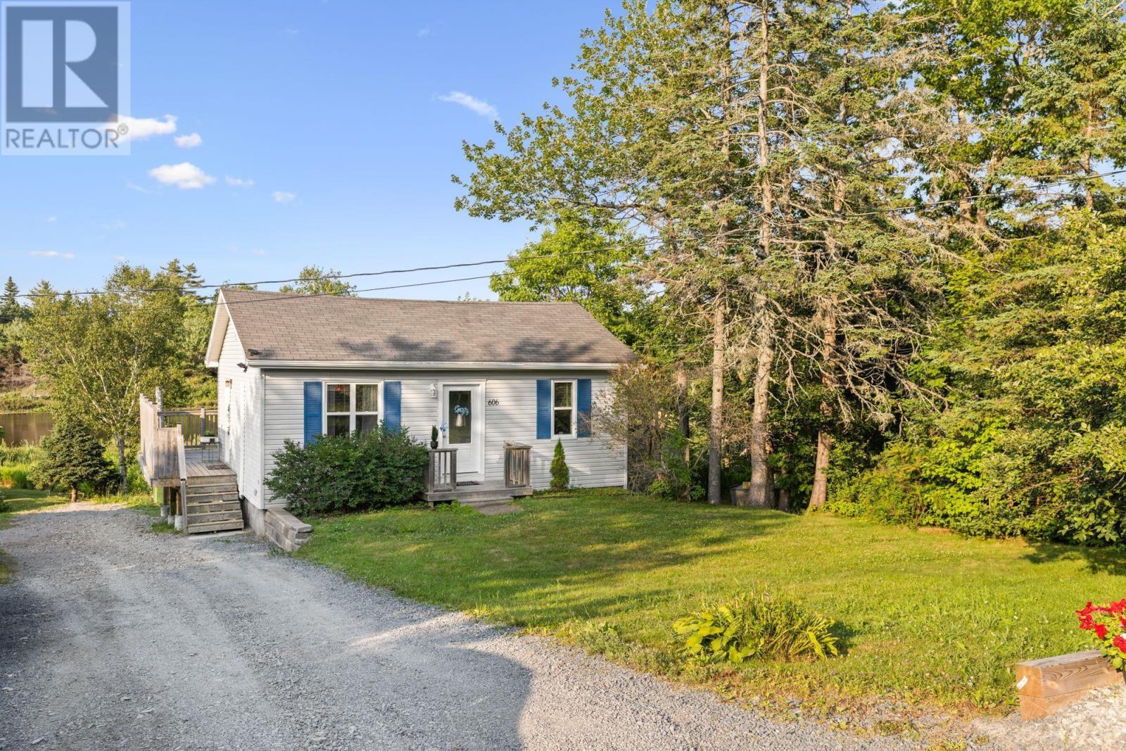 606 Herring Cove Road, Halifax, Nova Scotia  B3R 1X6 - Photo 4 - 202518096