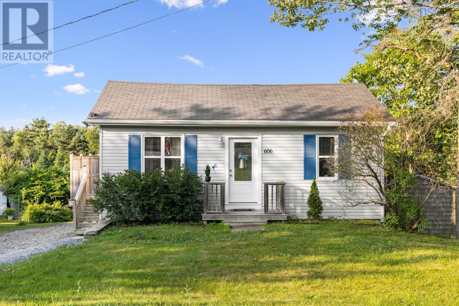606 Herring Cove Road, Halifax, Nova Scotia  B3R 1X6 - Photo 3 - 202518096