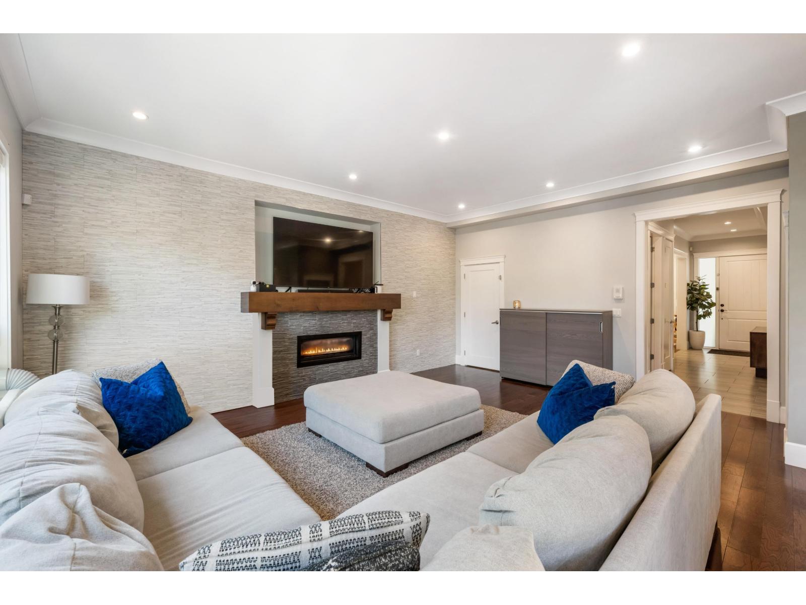 17112 3a Avenue, Surrey, British Columbia  V3Z 2X7 - Photo 4 - R3036180