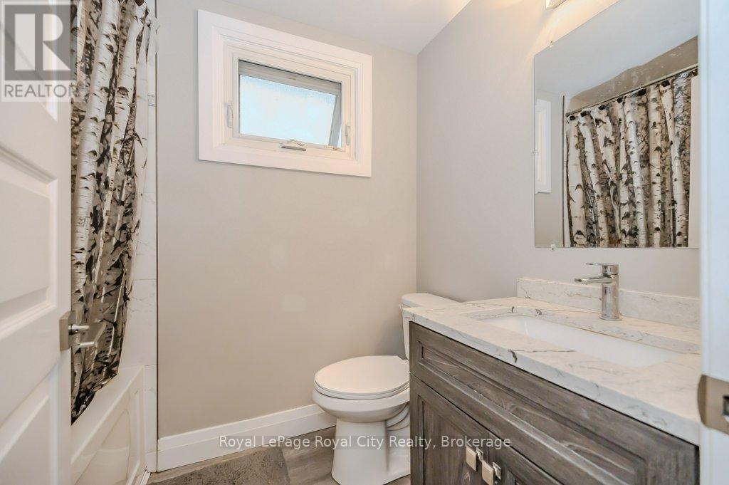 478 Pinetree Crescent, Cambridge, Ontario  N3H 4X5 - Photo 16 - X12340111