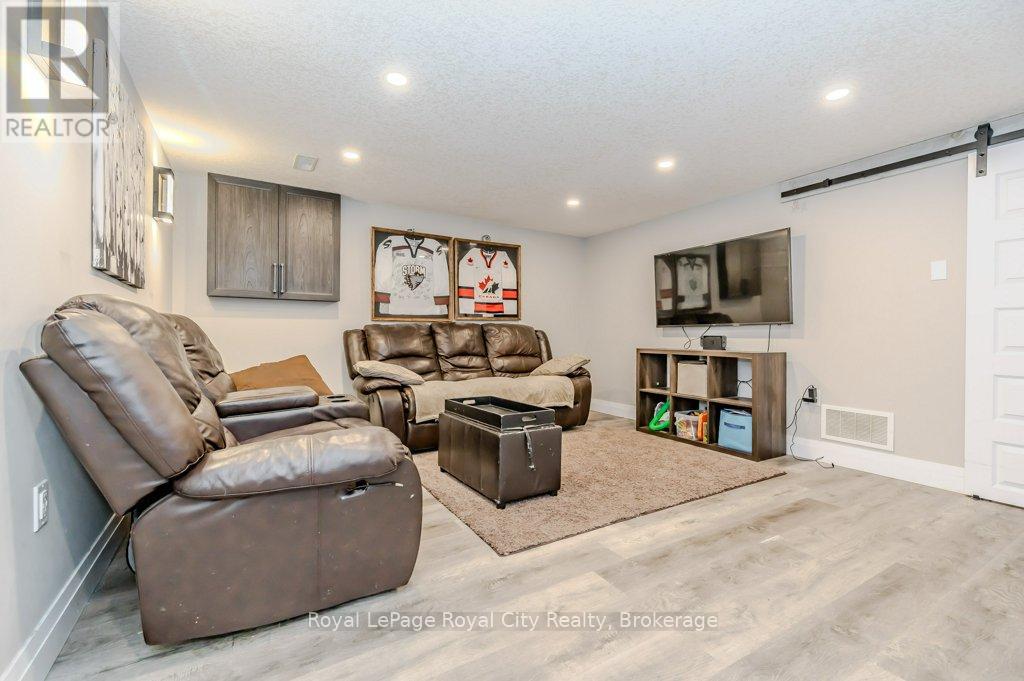 478 Pinetree Crescent, Cambridge, Ontario  N3H 4X5 - Photo 18 - X12340111