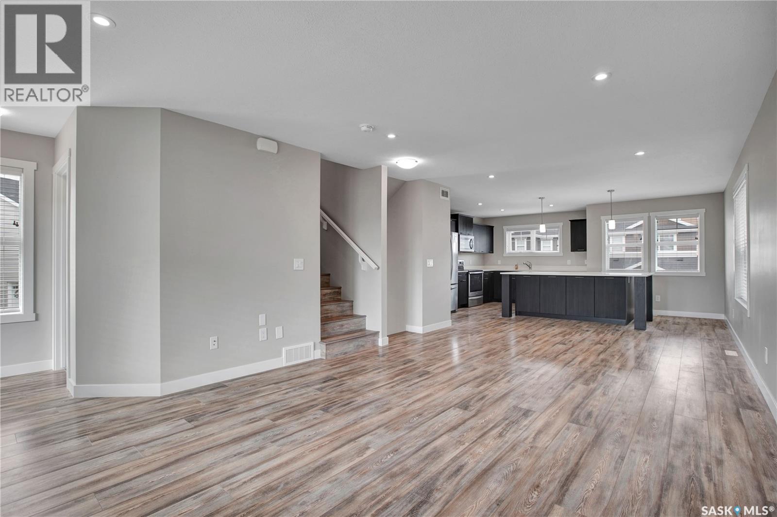 124 315 Dickson Crescent, Saskatoon, Saskatchewan  S7T 0Z1 - Photo 2 - SK015308