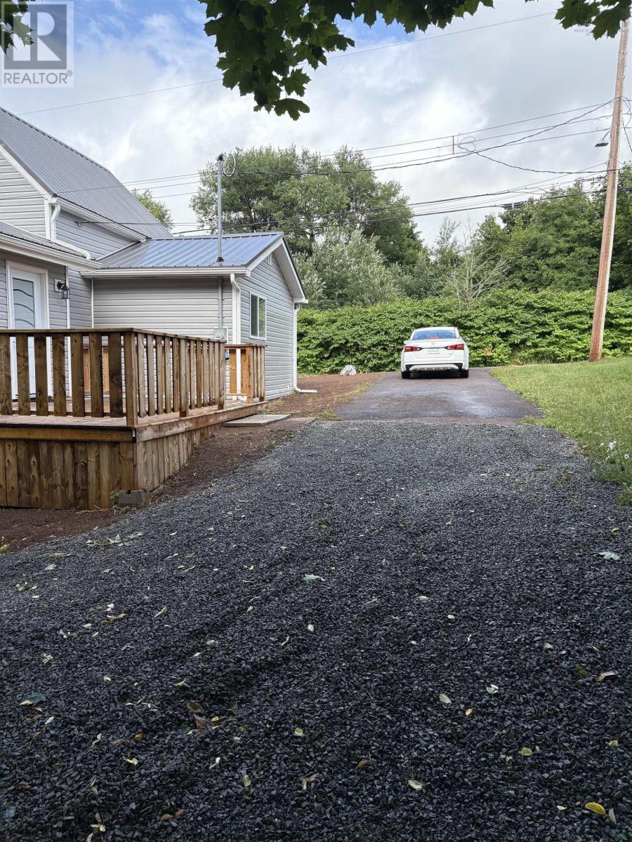 33 Mechanic Street, Springhill, Nova Scotia  B0M 1X0 - Photo 4 - 202519007