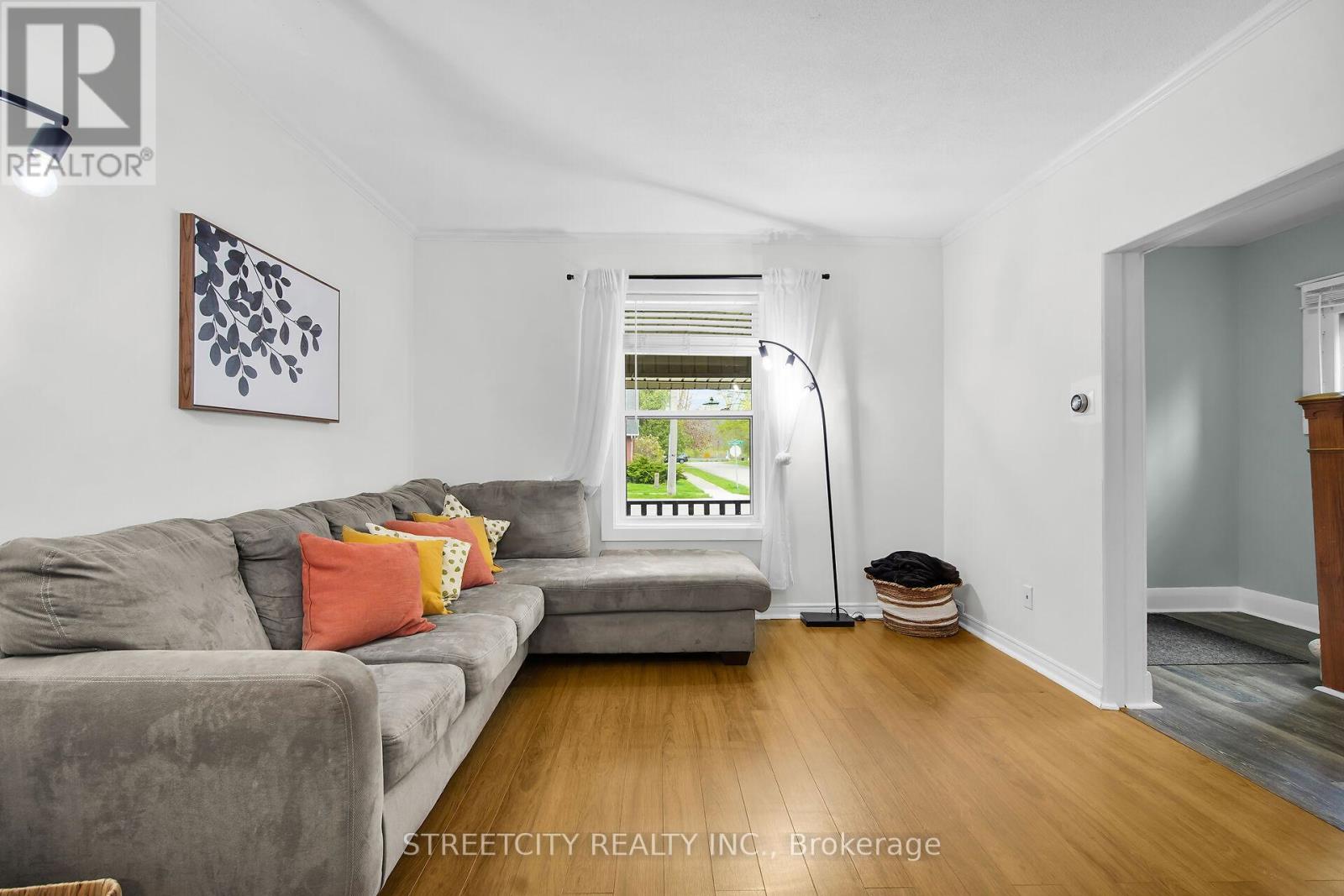 Property at 85 SPRINGBANK DRIVE image 4