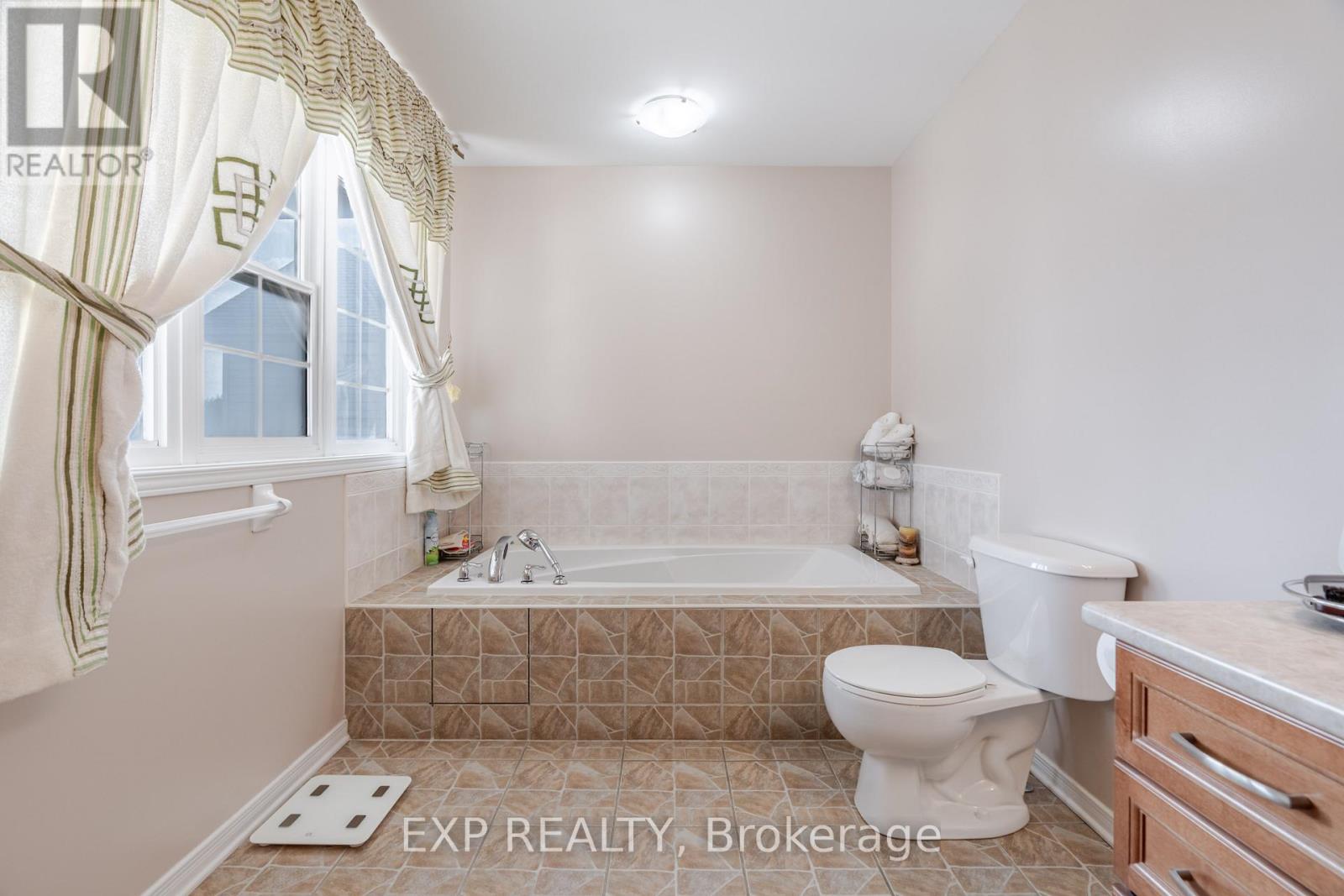 1049 Fieldfair Way, Ottawa, Ontario  K4A 0E2 - Photo 23 - X12340118