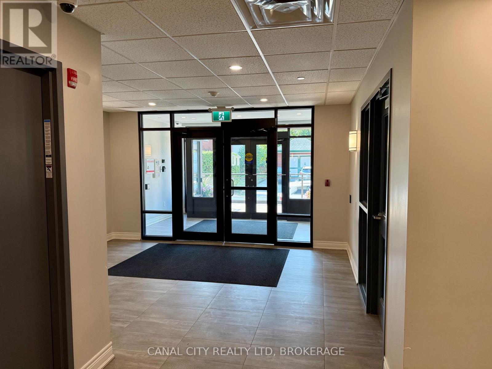 106 - 10 Albert Street E, Thorold (Thorold Downtown), Ontario  L2V 2E9 - Photo 3 - X12340127