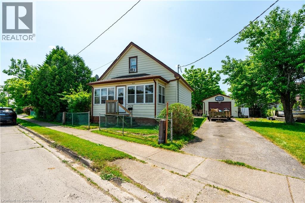 Property at 1024 RAILROAD Avenue image 3