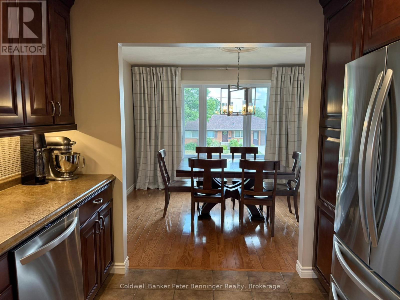 215 Thomas Street, Brockton, Ontario  N0G 2V0 - Photo 12 - X12340165