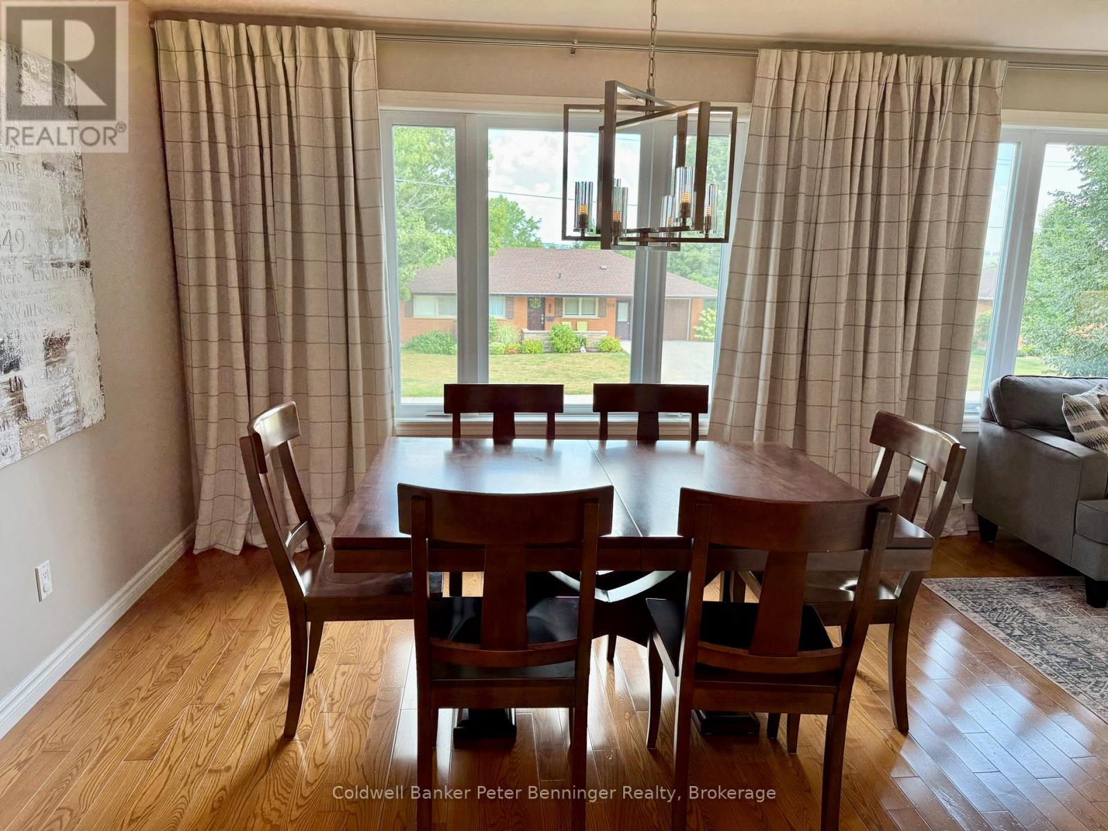 215 Thomas Street, Brockton, Ontario  N0G 2V0 - Photo 14 - X12340165
