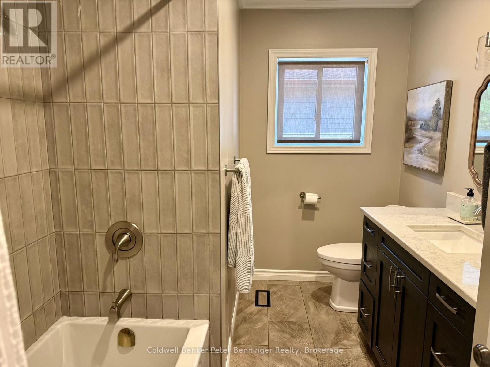 215 Thomas Street, Brockton, Ontario  N0G 2V0 - Photo 29 - X12340165