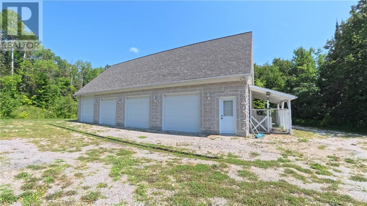 13768 Hwy 6 Highway, Manitoulin Island, Ontario  P0P 1N0 - Photo 4 - 2120910