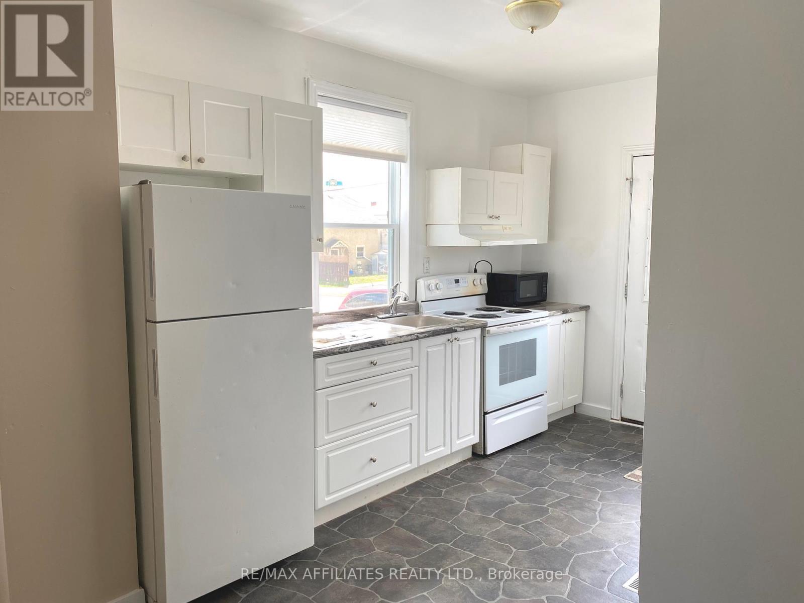27a, 27b, 29a, 29b - 27-29 Market Street N, Smiths Falls, Ontario  K7A 2E5 - Photo 10 - X12335043