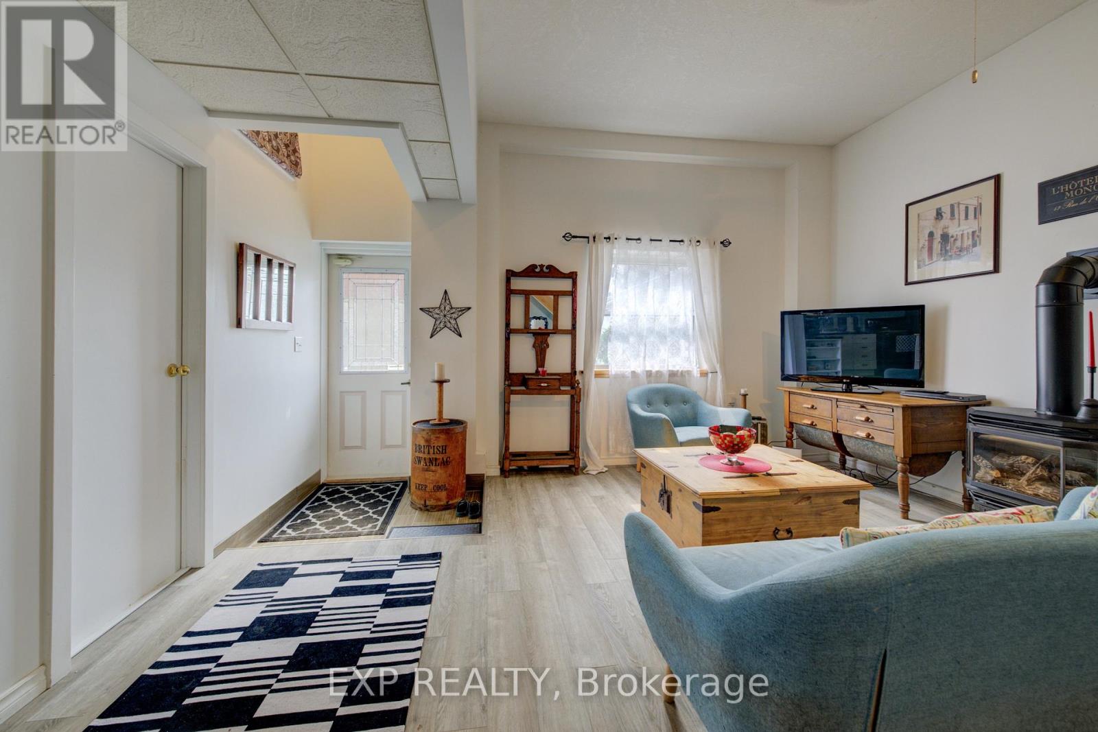 110 Surrey Street E, Guelph, Ontario  N1H 3P9 - Photo 6 - X12340087