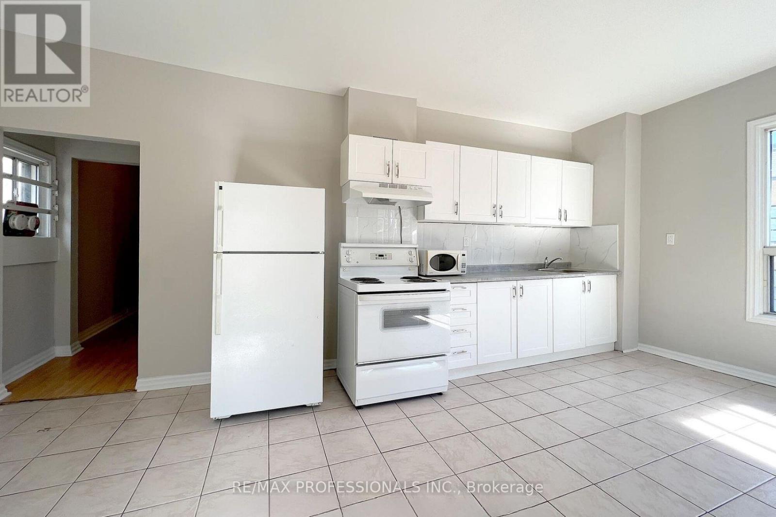 Upper - 345 Dundas Street E, Toronto, Ontario  M5A 2A2 - Photo 21 - C12340176