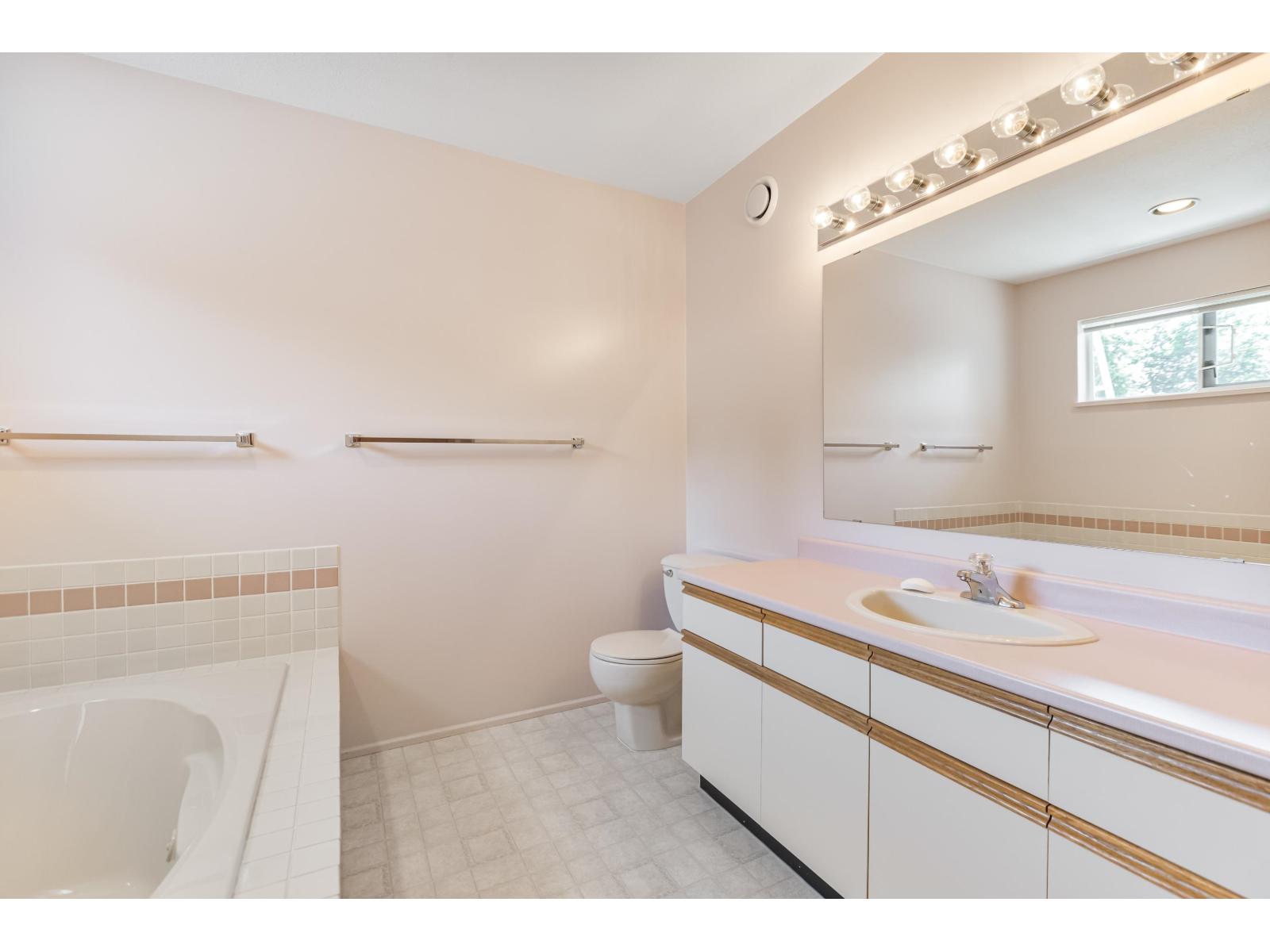 107 16350 14 Avenue, Surrey, British Columbia  V4A 8J7 - Photo 17 - R3036358