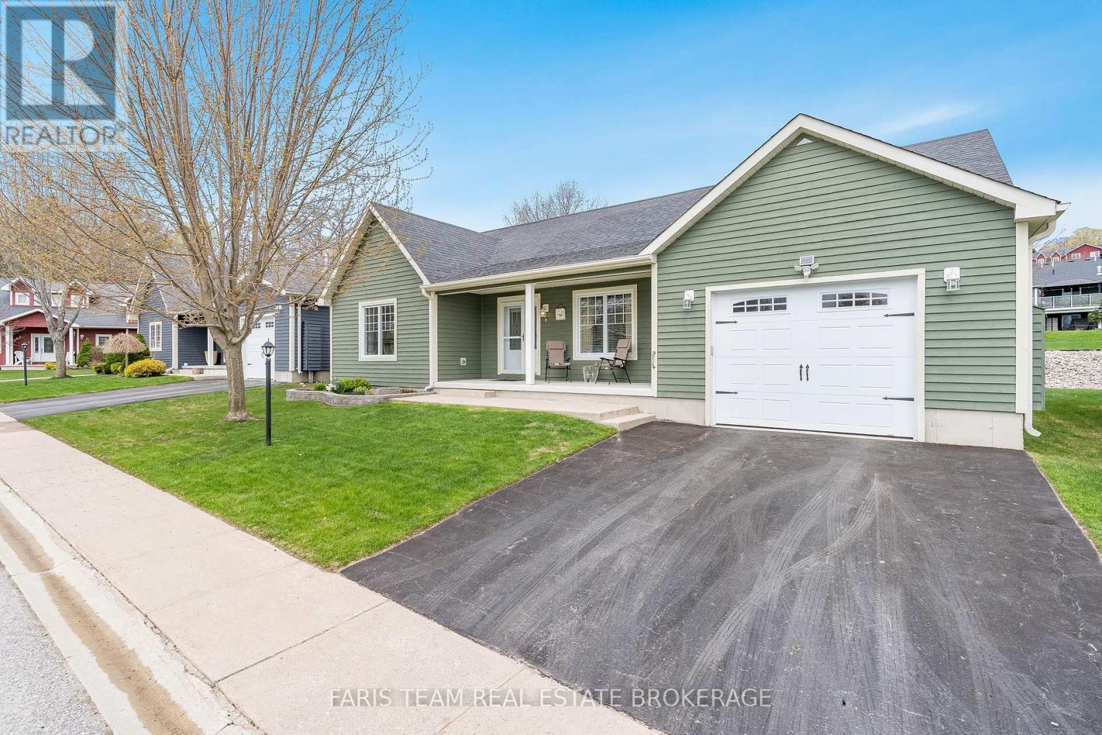 1 Gidley Court, Penetanguishene, Ontario  L9M 0A7 - Photo 2 - S12340131