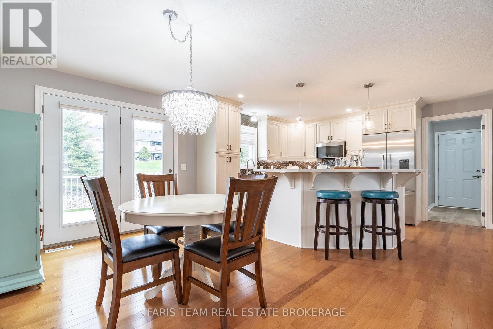 1 Gidley Court, Penetanguishene, Ontario  L9M 0A7 - Photo 8 - S12340131