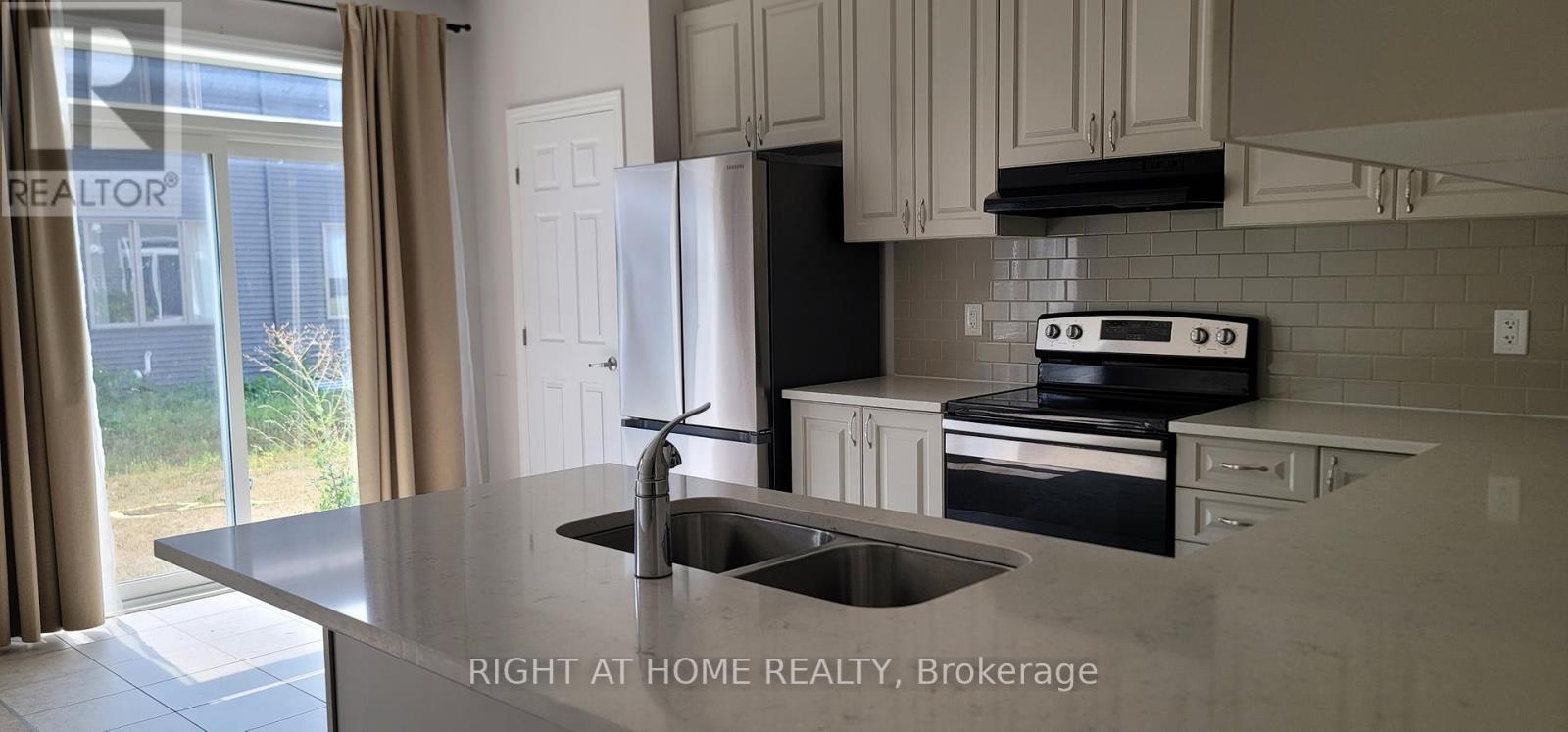 713 Perseus Avenue, Ottawa, Ontario  K2J 3V5 - Photo 13 - X12335623