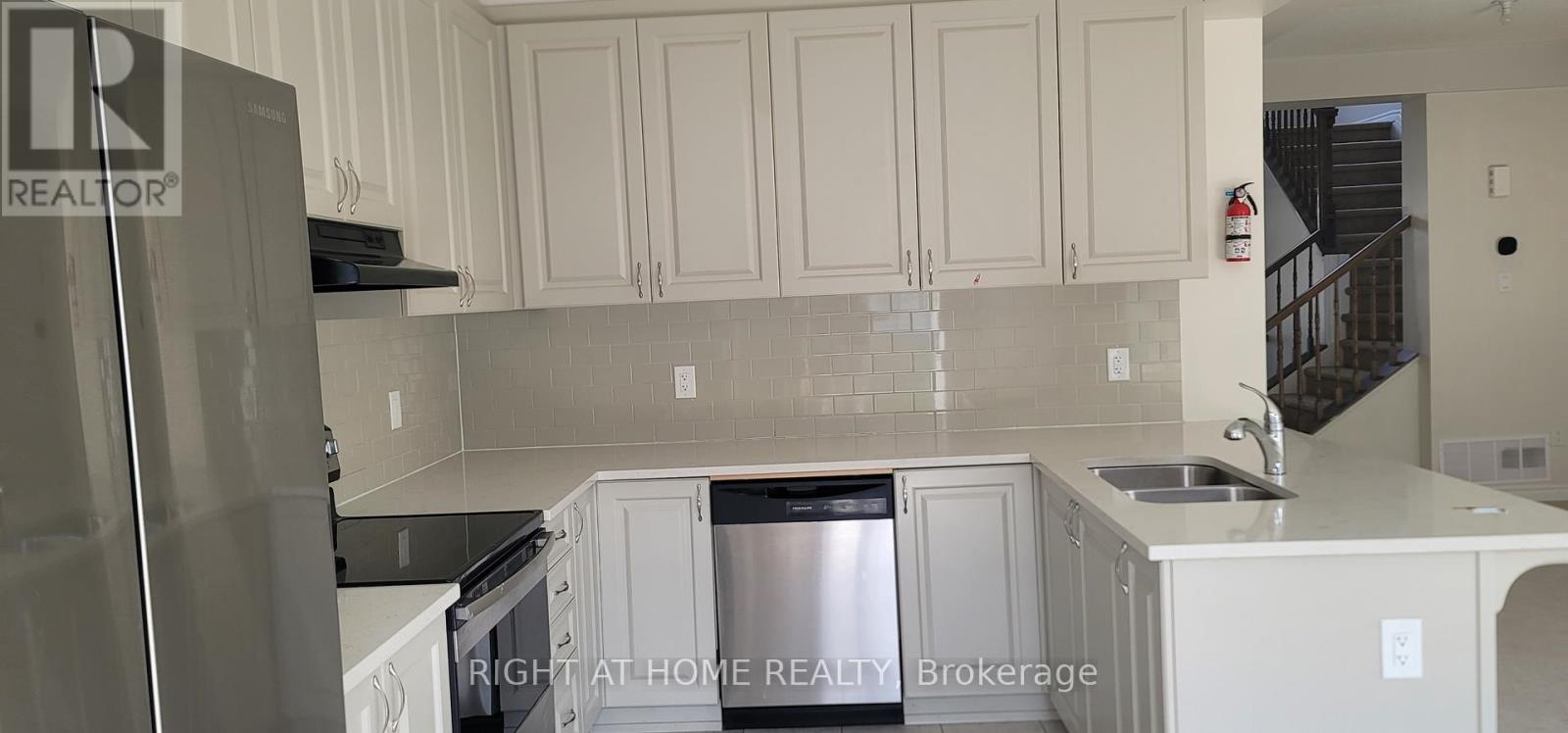 713 Perseus Avenue, Ottawa, Ontario  K2J 3V5 - Photo 15 - X12335623