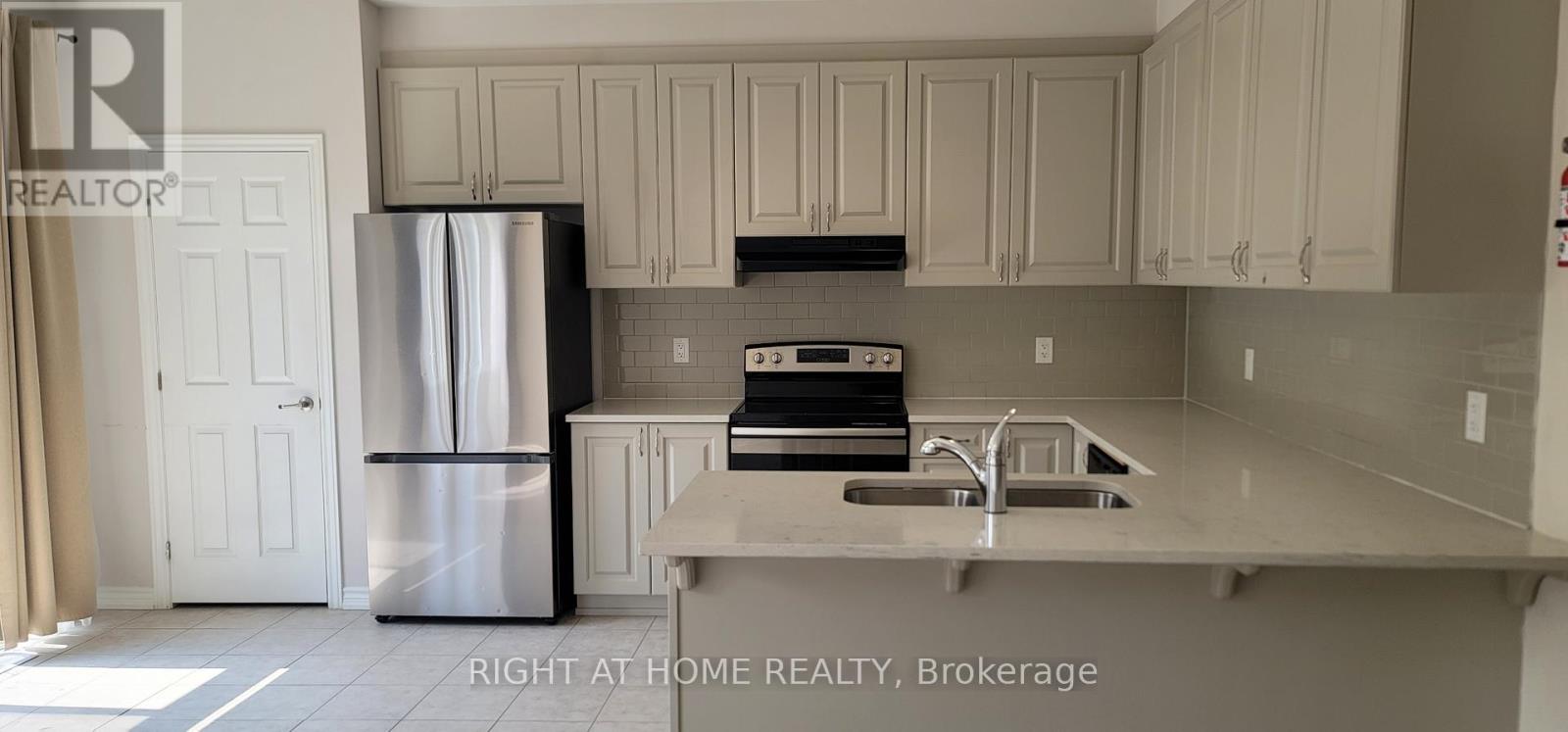 713 Perseus Avenue, Ottawa, Ontario  K2J 3V5 - Photo 12 - X12335623