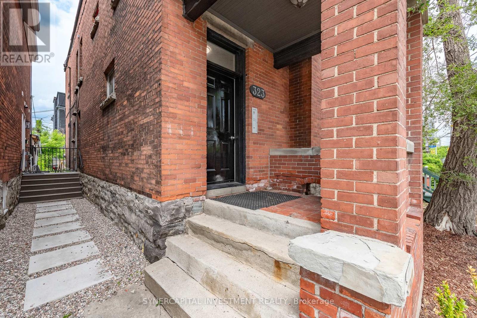 323 Catherine Street W, Ottawa, Ontario  K1R 5T4 - Photo 3 - X12340248