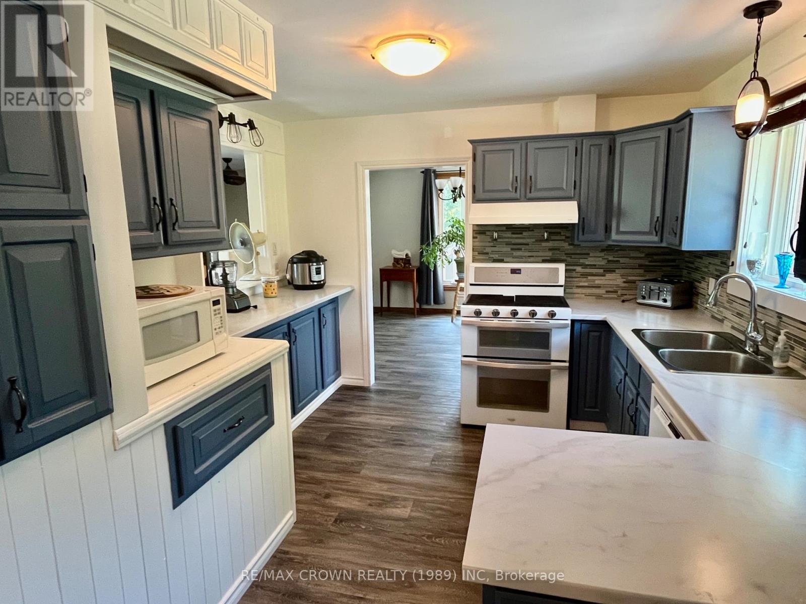 518 Northriver Road, Unorganized Townships, Ontario P0H 2A0 - Photo 4 - X12340311