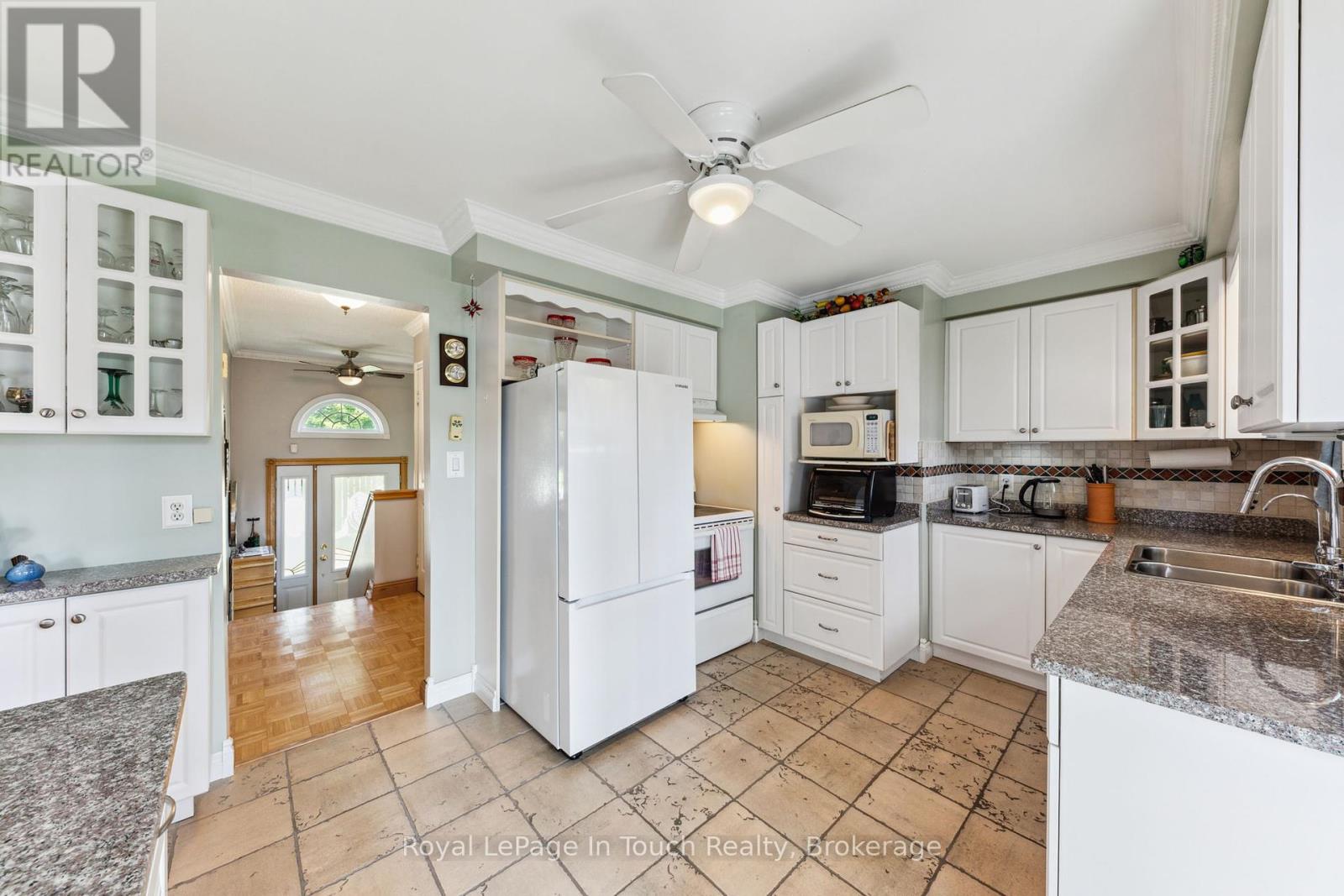 20 Payette Drive, Penetanguishene, Ontario  L9M 1H4 - Photo 15 - S12340320
