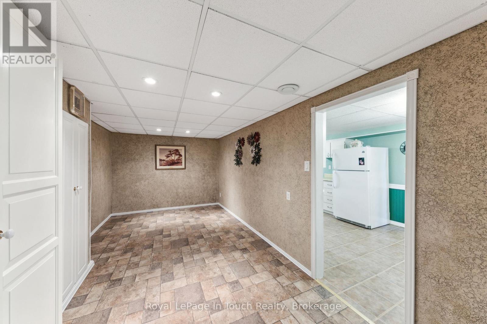 20 Payette Drive, Penetanguishene, Ontario  L9M 1H4 - Photo 30 - S12340320