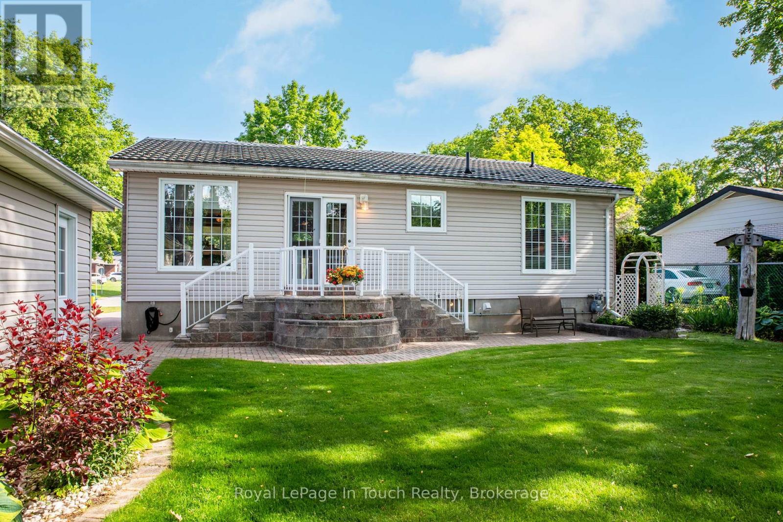 20 Payette Drive, Penetanguishene, Ontario  L9M 1H4 - Photo 5 - S12340320