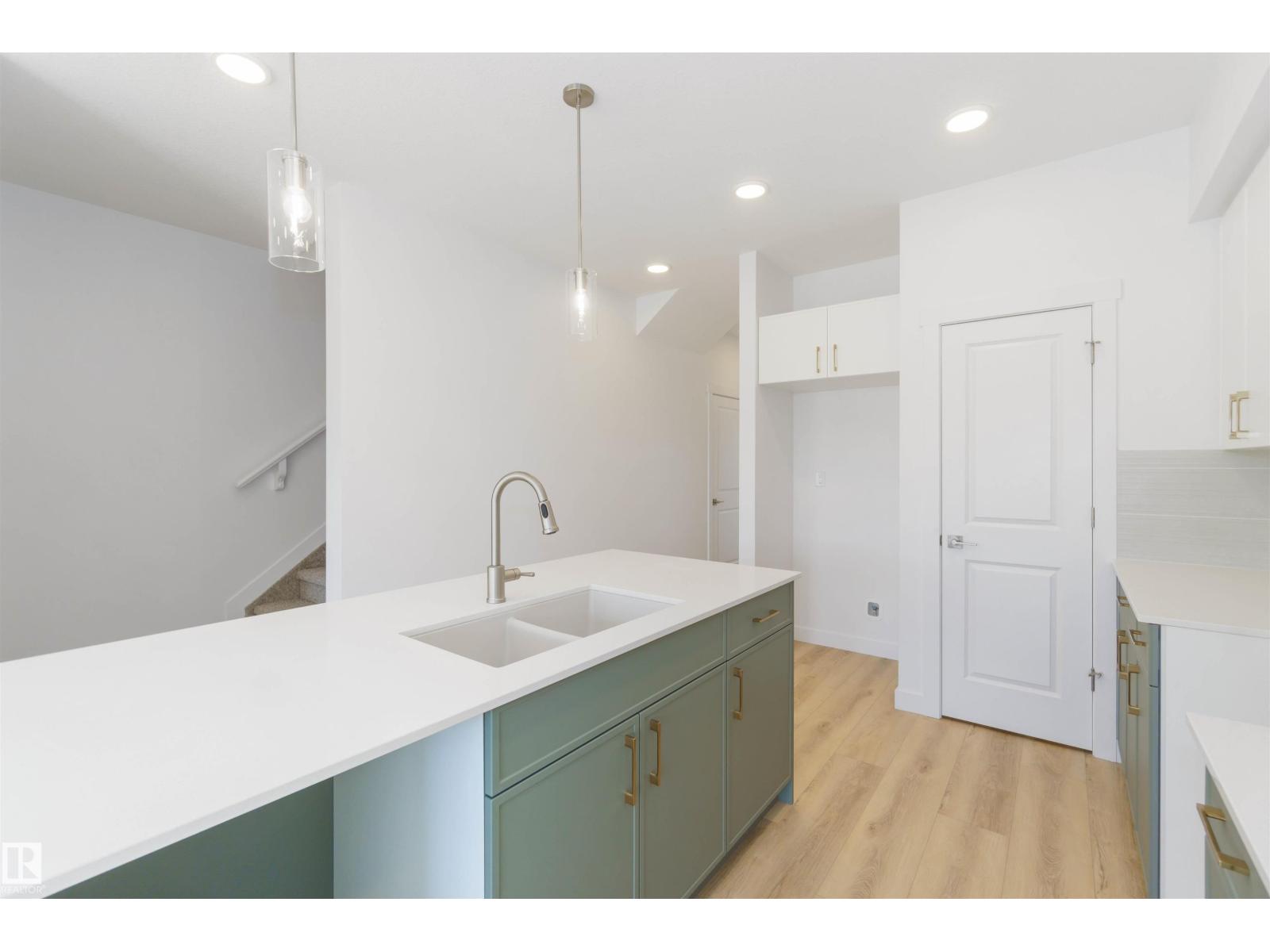 4586 Warbler Lo Nw, Edmonton, Alberta  T5S 2C2 - Photo 9 - E4443864