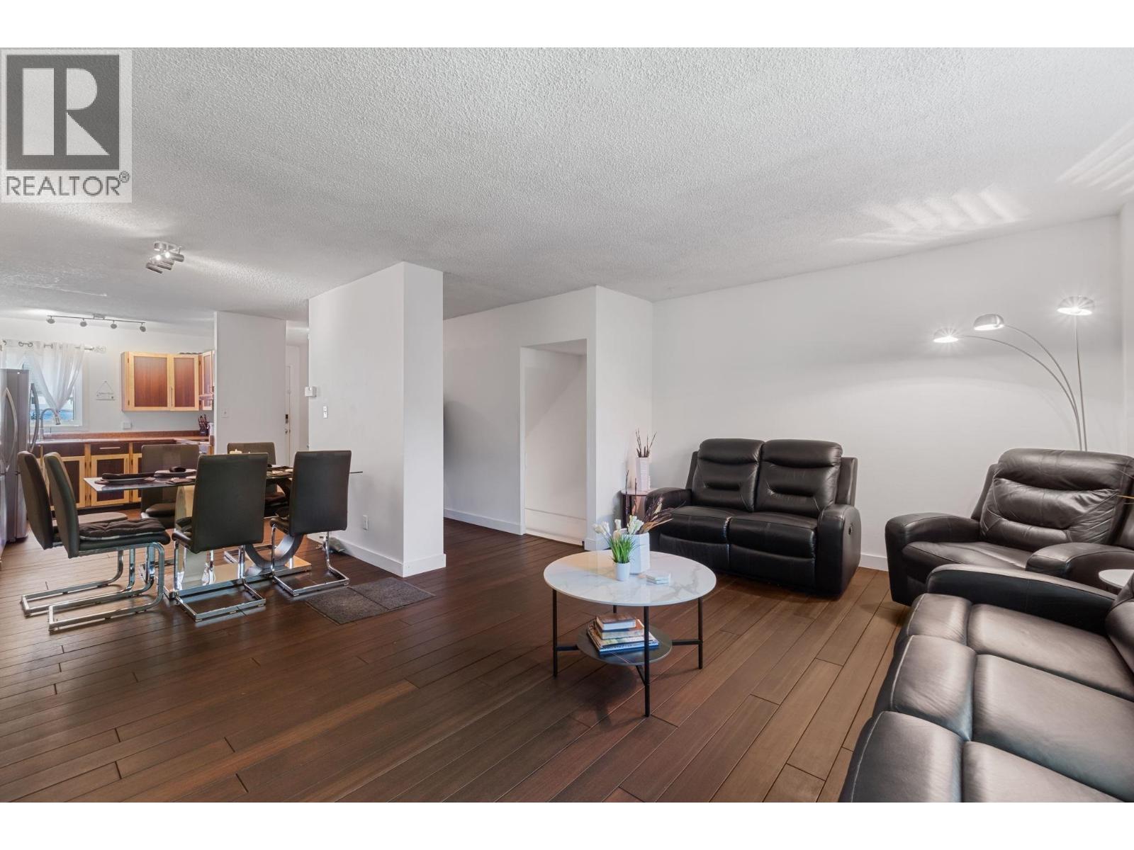 2082 Springer Avenue, Burnaby, British Columbia  V5B 3M5 - Photo 4 - R3036352