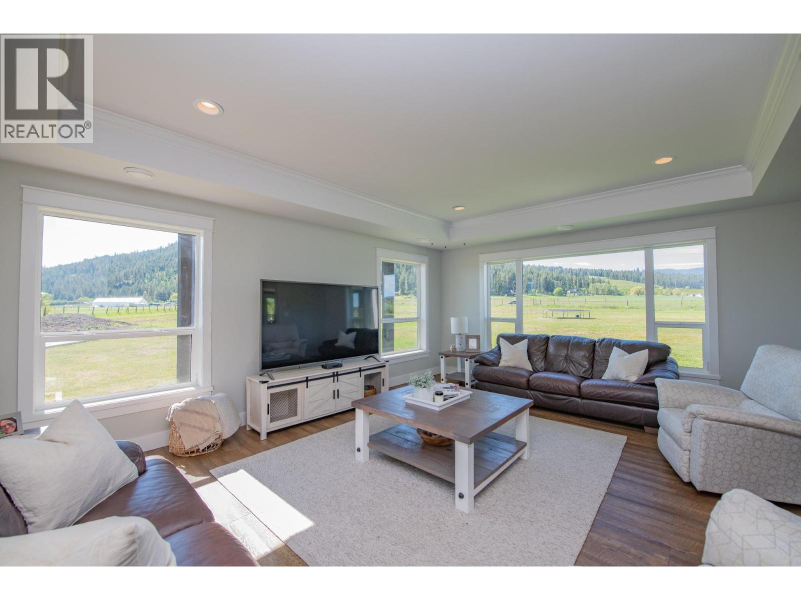 4160 Noble Road, Spallumcheen, British Columbia  V4Y 0K8 - Photo 19 - 10359149