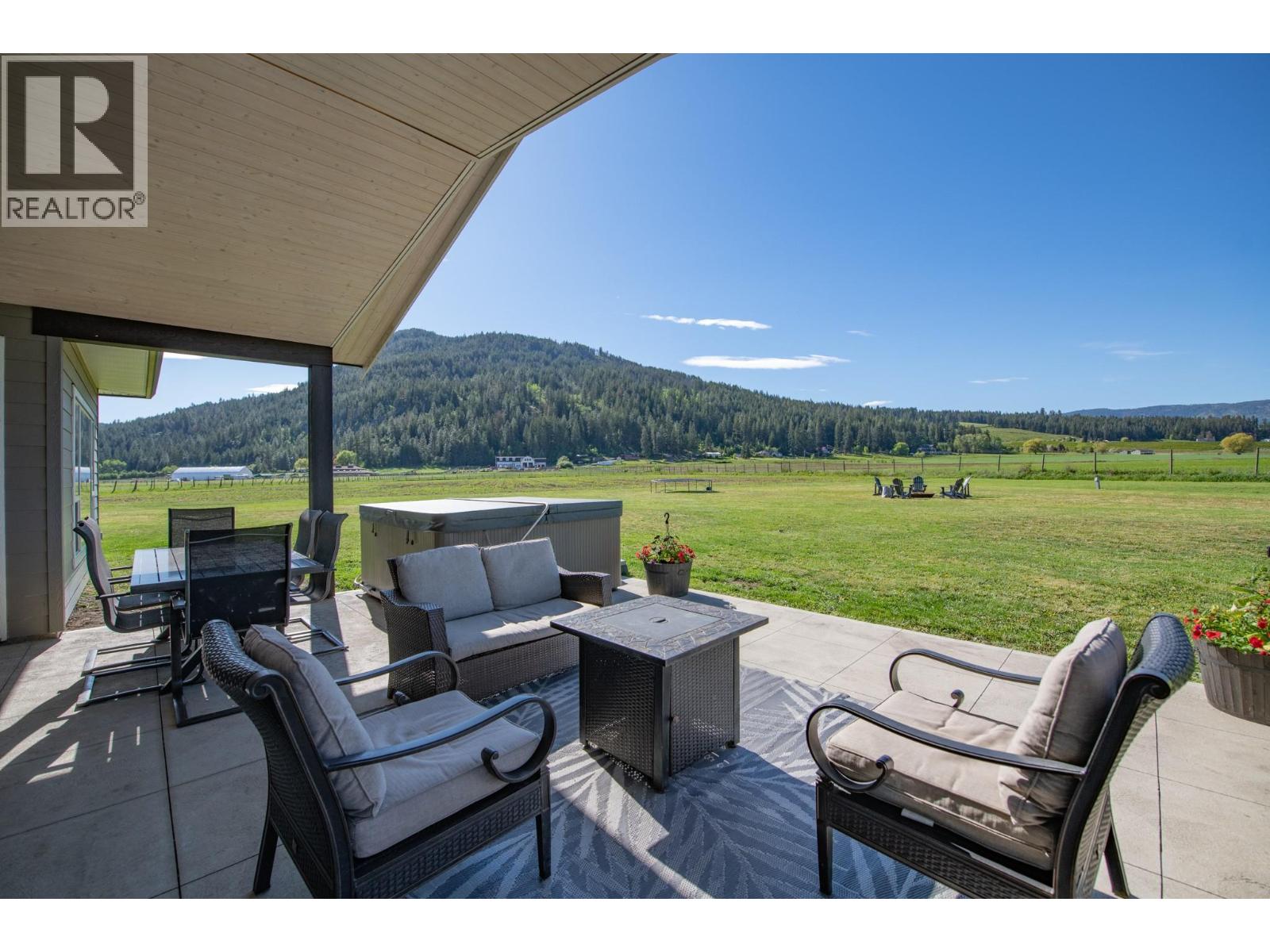 4160 Noble Road, Spallumcheen, British Columbia  V4Y 0K8 - Photo 5 - 10359149