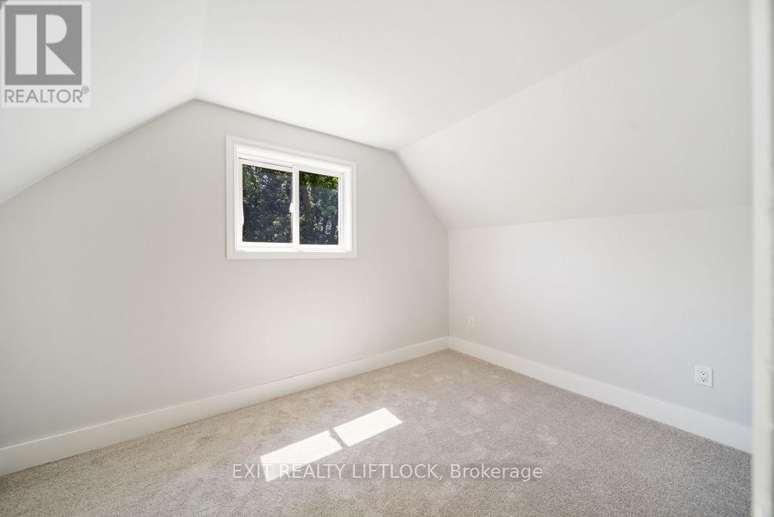 236 Hiram Street, Bracebridge, Ontario  P1L 1R7 - Photo 24 - X12339763