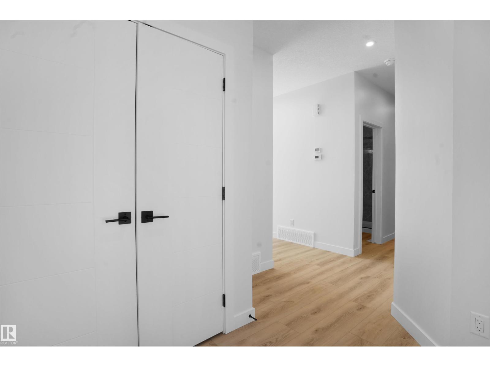 3322 Chickadee Dr Nw, Edmonton, Alberta  T5S 0V6 - Photo 4 - E4452575
