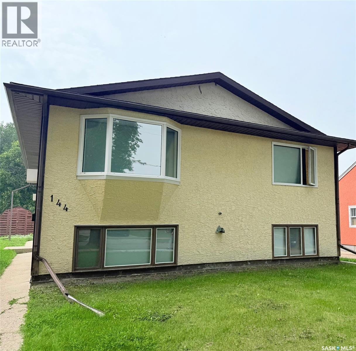144 First Avenue N, Yorkton, Saskatchewan  S3N 1J8 - Photo 2 - SK015331